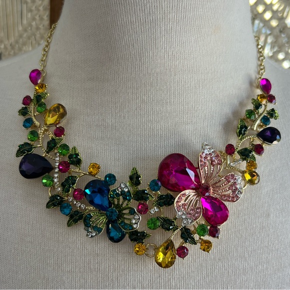 Aratta Jewelry - Aratta Colorful Floral Rhinestone Statement Necklace and Earring Set